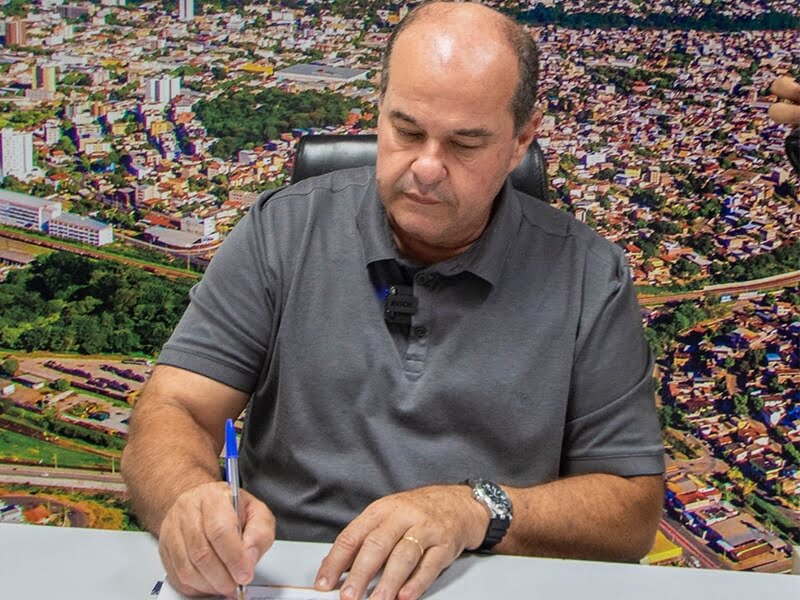 André Merlo se desfilia do PSDB