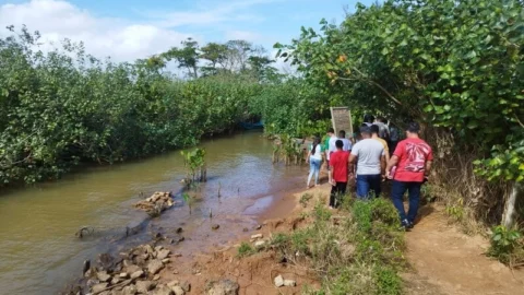Mestrando da UNIVALE leva estudantes capixabas à foz do rio Doce para promover educação ambiental 6 Mestrando da UNIVALE leva estudantes capixabas à foz do rio Doce para promover educação ambiental