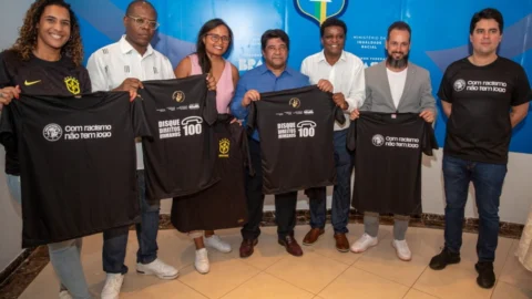 CBF e Ministérios entram em campo contra o racismo na final da Copa Betano do Brasil 7 CBF e Ministérios entram em campo contra o racismo na final da Copa Betano do Brasil