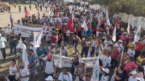 Atos em Belo Horizonte marcam lançamento de campanha de atingidos por barragens 6 Atos em Belo Horizonte marcam lançamento de campanha de atingidos por barragens