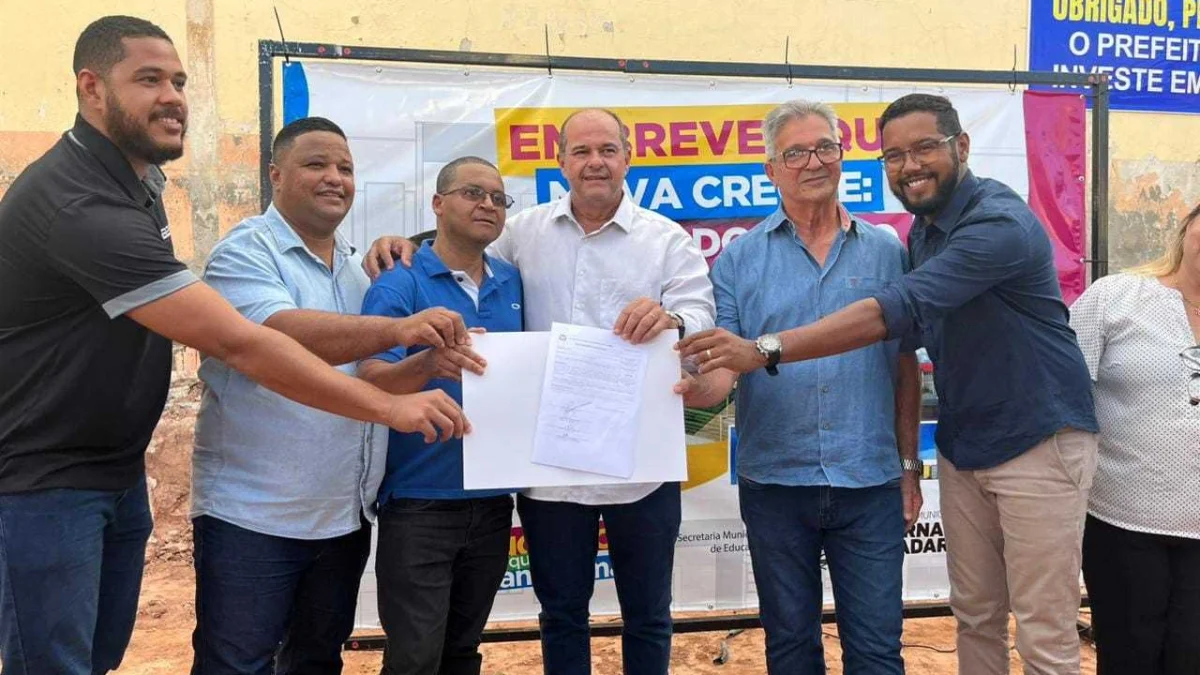 Prefeito assina ordem de serviço para construção de creche no Jardim do Trevo 1 O bairro Jardim do Trevo será beneficiado com a construção de uma nova creche