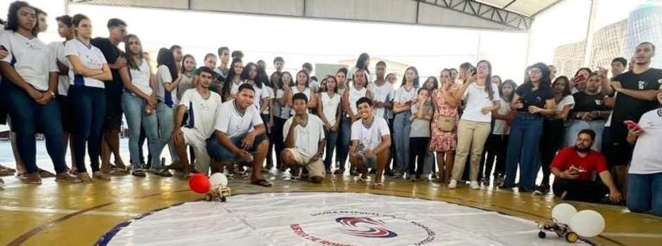 Conectados com o digital, os alunos do 2º ano do ensino médio da Escola Estadual Sinval Rodrigues Coelho, em Governador Valadares, criaram