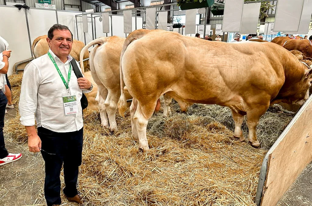 O diretor-presidente da Cooperativa Agropecuária Vale do Rio Doce, João Marques está na França, onde participa de uma Missão Técnica