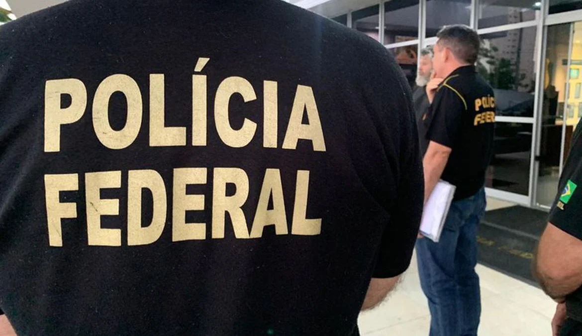 Polícia Federal e FICCO prendem criminoso mais procurado do Brasil 1 A Polícia Federal agiu juntamente com os policiais da FICCO, de Governador Valadares