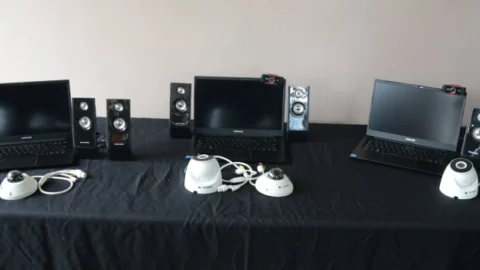 Departamento Penitenciário de Minas Gerais entrega 294 kits de videoconferência para unidades prisionais
