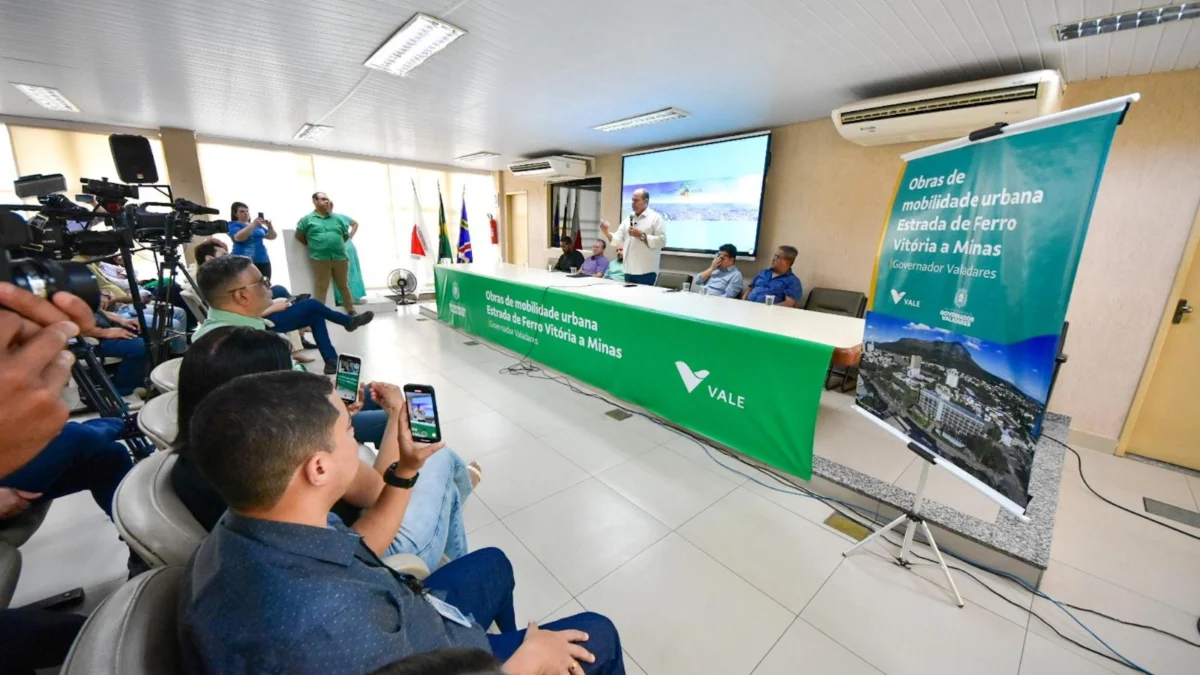 Valadares recebe obras da Vale em trechos cortados pela linha férrea 1 O prefeito André Merlo destacou a importância do diálogo para a conquista das obras