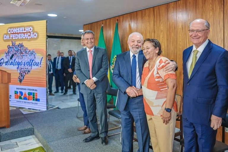 Governo instala Conselho da Federação e fortalece pacto federativo 1 O presidente da República, Luiz Inácio Lula da Silva , instalou nesta quarta-feira (25/10) , o Conselho da Federação
