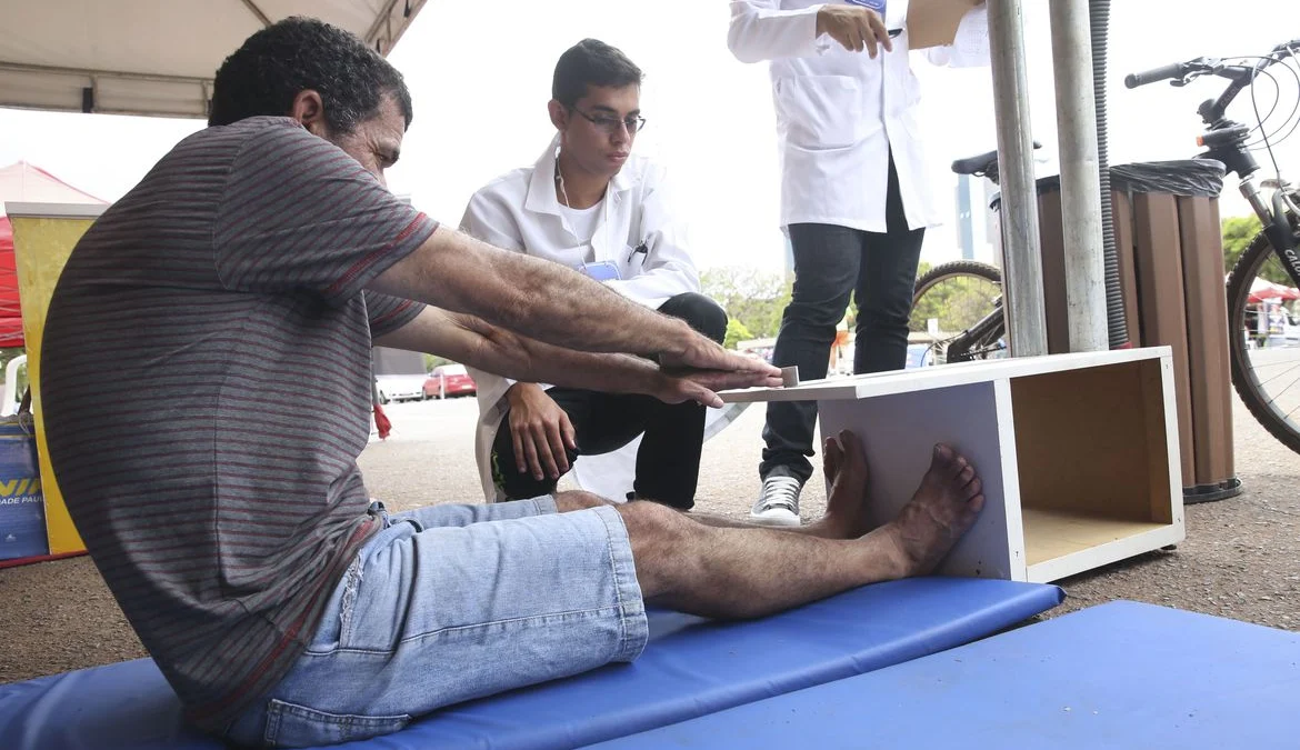 Diagnóstico tardio da osteoporose em homens prejudica tratamento 1 Brasília - Idosos participam de atividades no Parque da Cidade em comemoração ao Dia Internacional do Idoso (Valter Campanato/Agência