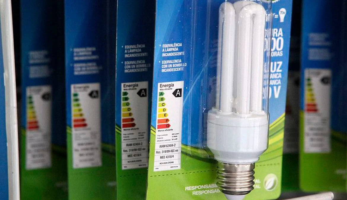 Aneel mantém bandeira tarifária verde para novembro 1 O consumidor não pagará cobrança extra sobre a conta de luz em novembro
