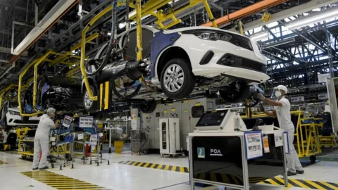 Atividade econômica tem queda de 0,77% em agosto
