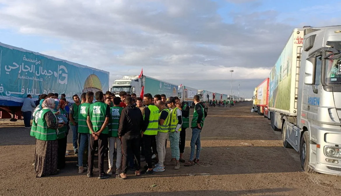 Entidades internacionais de ajuda humanitária afirmaram ontem (29) que os caminhões com remédios e mantimentos liberados por autoridades