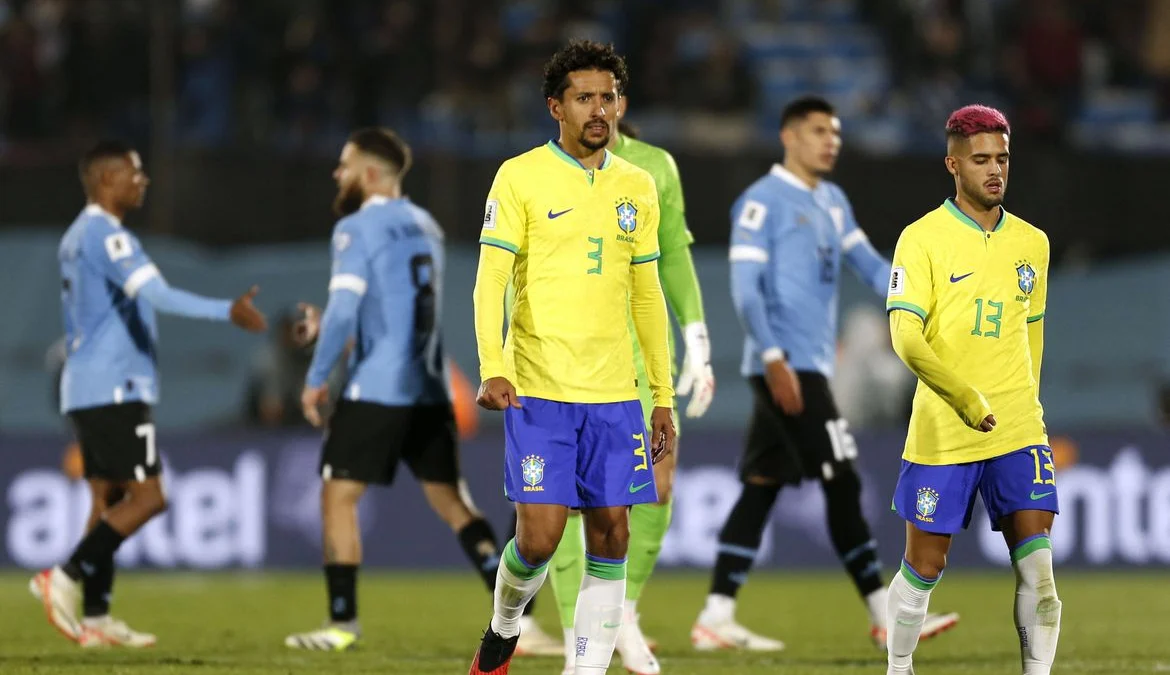 A seleção brasileira teve uma noite para esquecer, nesta terça-feira (17) no estádio Centenário, em Montevidéu