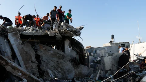 Bombardeio atinge cidade em Gaza onde estão brasileiros