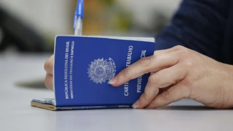 Prefeitura de Valadares vai promover mutirão de empregos na Praça dos Pioneiros 9 Prefeitura de Valadares vai promover mutirão de empregos na Praça dos Pioneiros