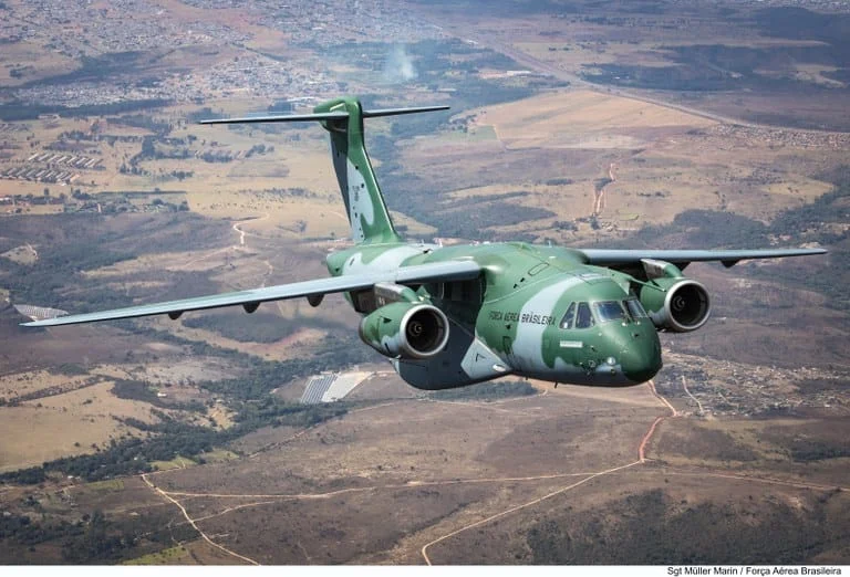 Oitavo avião da FAB já está em Israel para repatriar brasileiros 1 A oitava aeronave da Força Aérea Brasileira (FAB) enviada para repatriar brasileiros em Israel na Operação Voltando em Paz, do Governo
