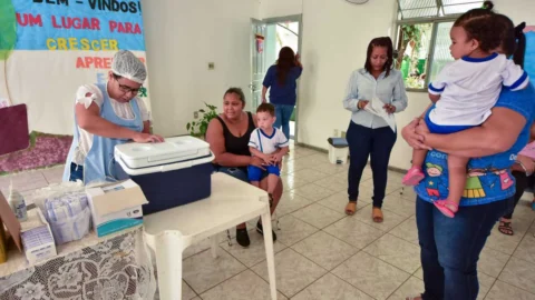 Escola Municipal D. Lina Martelli recebe Campanha de Multivacinação 3 Escola Municipal D. Lina Martelli recebe Campanha de Multivacinação