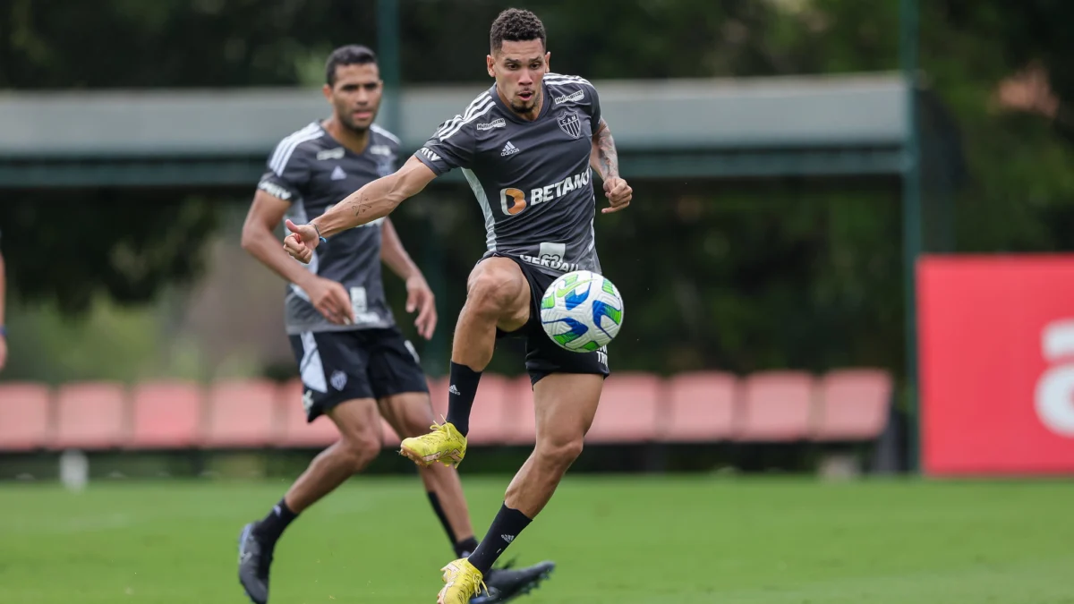 O técnico Luiz Felipe Scolari comandou nesta sexta-feira (6), na Cidade do Galo