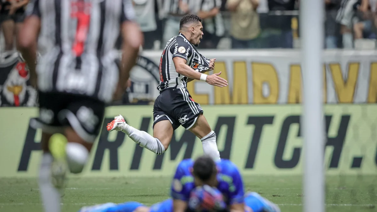 Em noite de festa para a Massa Atleticana na Arena MRV, o Galo venceu o Fluminense por 2 a 0, neste sábado (28), pela 30a rodada