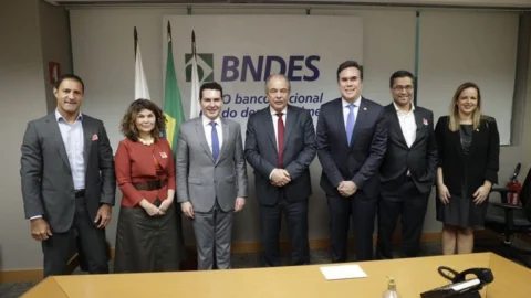 Cidades e BNDES firmam acordo para desenvolver projetos de mobilidade