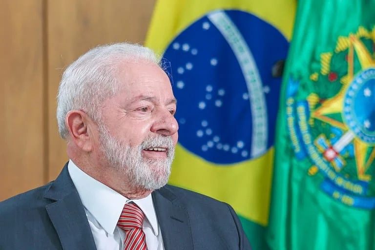 O presidente Luiz Inácio Lula da Silva afirmou, nesta sexta-feira (27), que “dificilmente” o governo cumprirá a meta de zerar o déficit
