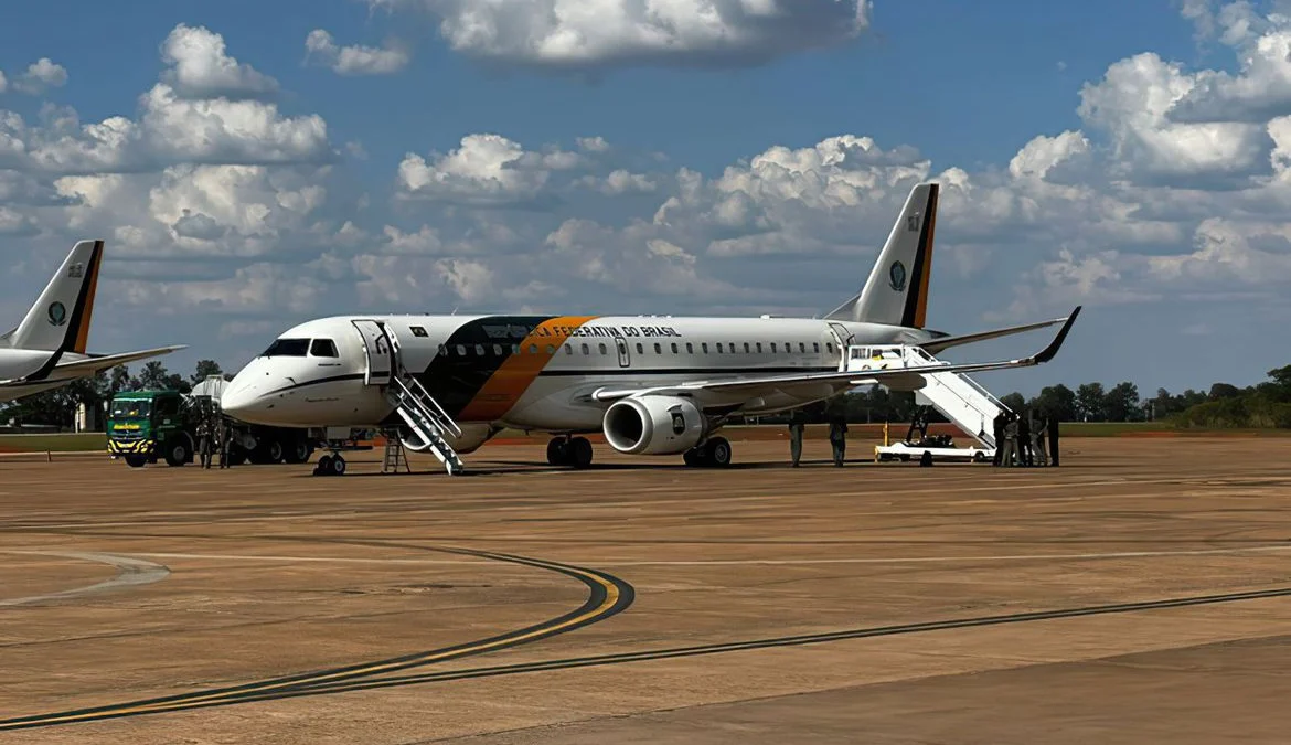 12/10/2023, Avião presidencial decolou nesta quinta rumo a Roma para se somar aos esforços de trazer brasileiros da zona de conflito