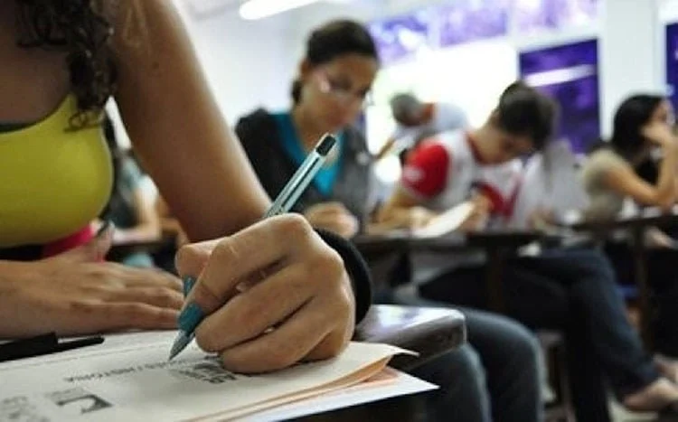 Enem 2023: saiba como o exame promove acesso ao ensino superior 1 Cerca de 3,9 milhões de estudantes de todo o Brasil realizam, nos próximos dias 5 e 12 de novembro, o Exame Nacional do Ensino Médio (Enem)