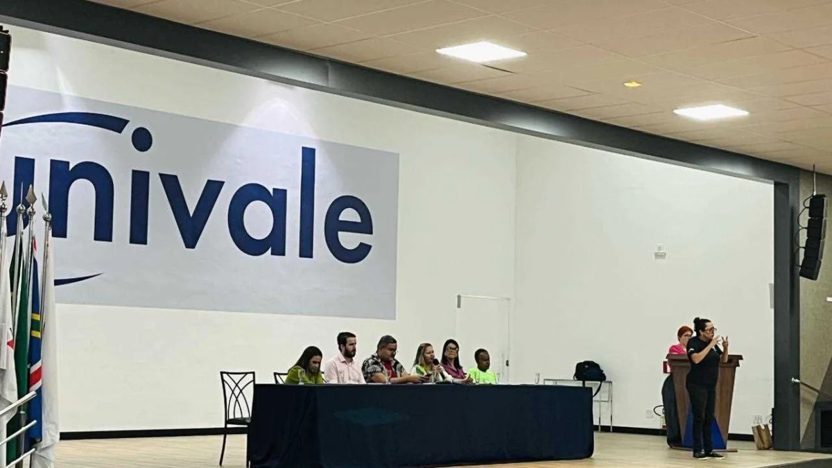 O evento aconteceu no auditório Hermírio Gomes da Silva, campus II da Universidade Vale do Rio Doce (Univale)