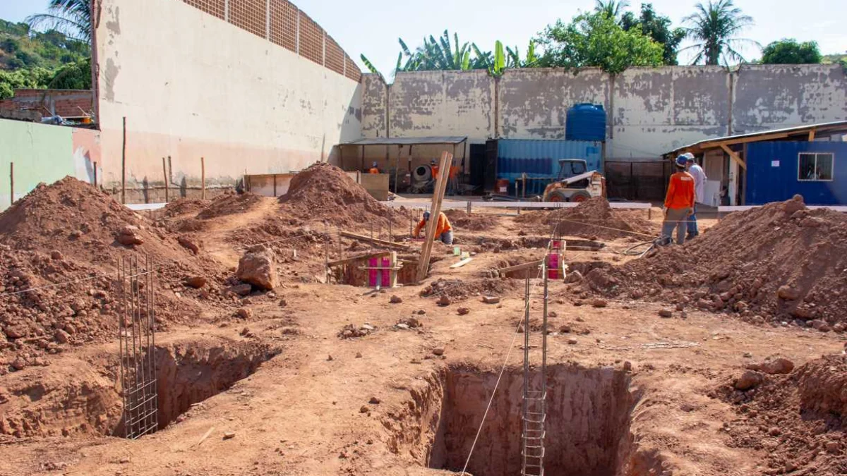 Investimento em Educação: Nova Creche no Jardim do Trevo vai beneficiar Comunidade 1 A Prefeitura de Governador Valadares está investindo na construção de mais uma creche, agora no bairro Jardim do Trevo