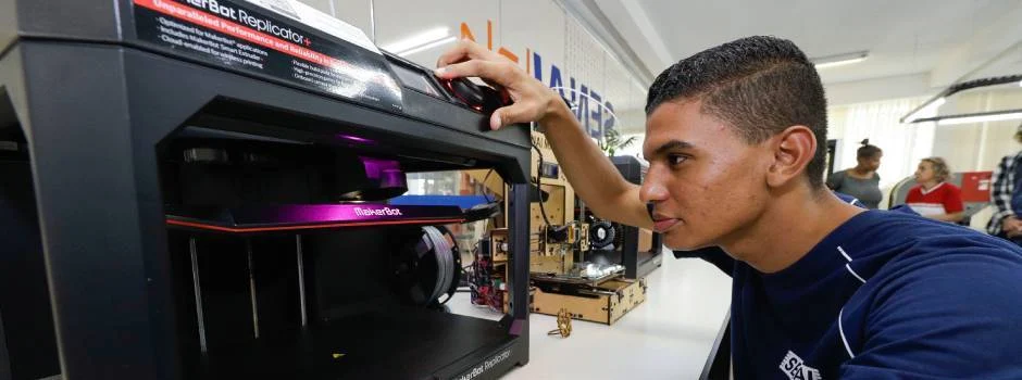Aumentar a empregabilidade e ampliar as perspectivas para os jovens rumo ao mercado de trabalho