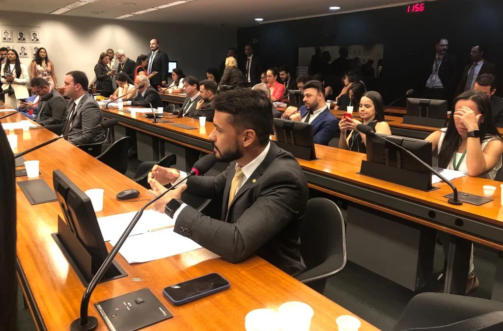 Política nacional de incentivo ao turismo rural é tema de projeto apresentado por Samuel Viana 1 O Deputado Federal Samuel Viana (PL-MG), afirma que turismo rural tem um grande potencial de trazer diversos benefícios para as áreas