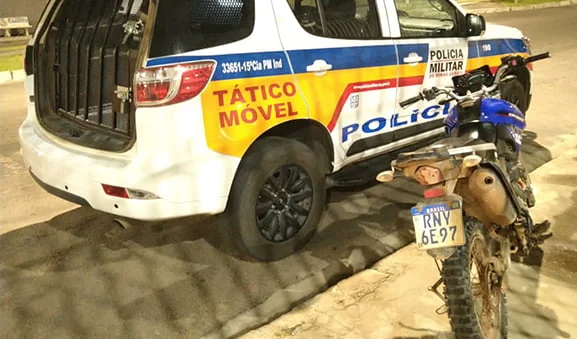 A motocicleta foi recuperada pelos policiais militares, depois de uma ação bem-sucedida