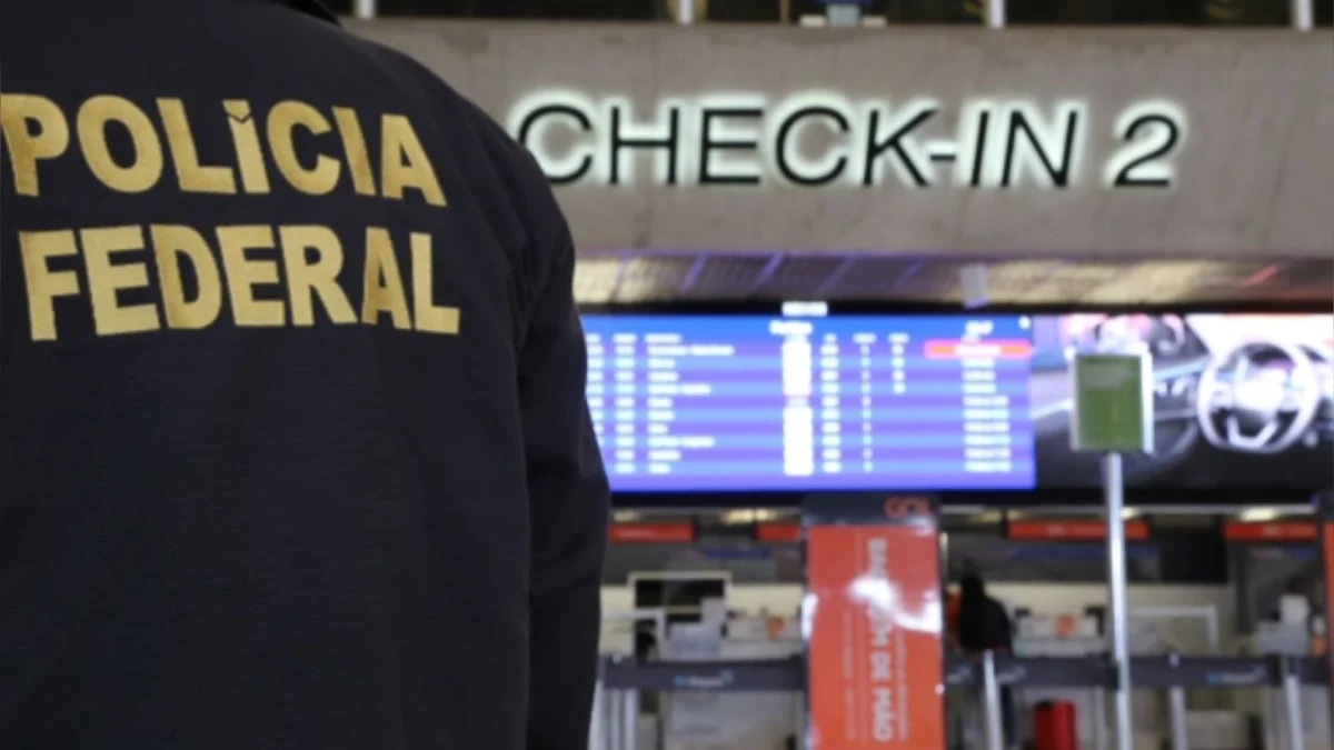 Polícia Federal mineira prende cinco deportados dos EUA em Confins 1 Os policiais federais de Minas foram ao Aeroporto de Confins fazer a prisão dos homens