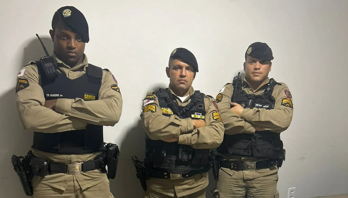 PM recupera quase R$ 13 mil furtados em supermercado e prende dois homens 1 Policiais Militares