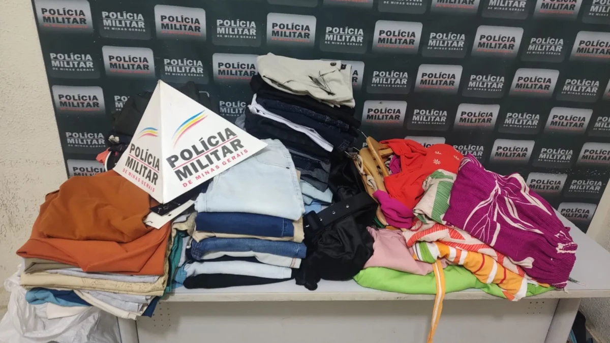 As roupas furtadas no Shopping Feira e receptadas por uma comerciante do Bairro São Raimundo