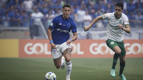 No Mineirão, Cruzeiro sai na frente, mas cede o empate ao América pelo Brasileirão 2 No Mineirão, Cruzeiro sai na frente, mas cede o empate ao América pelo Brasileirão