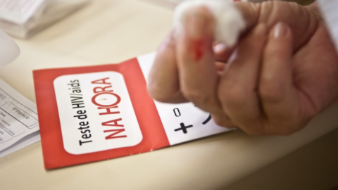 Governo reestrutura comissão nacional de HIV/Aids