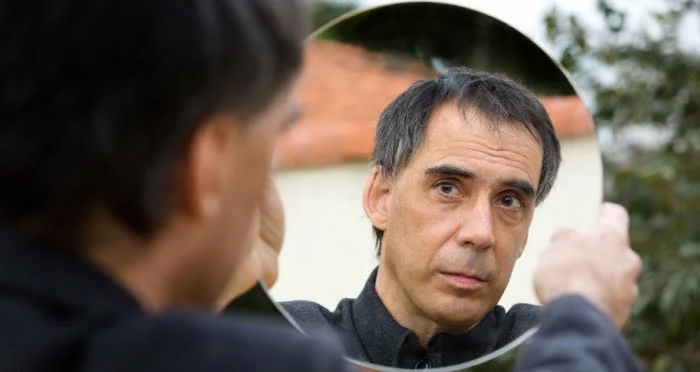 O contemporâneo de Arnaldo Antunes 1 Arnaldo Antunes sempre esteve em adesão aos experimentos da poesia concreta. Reprodução da Internet