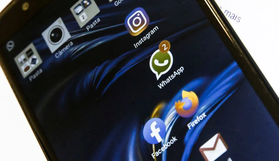 aplicativos de mensagem, internet, plataformas digitais, aplicativos, e-mail, redes sociais