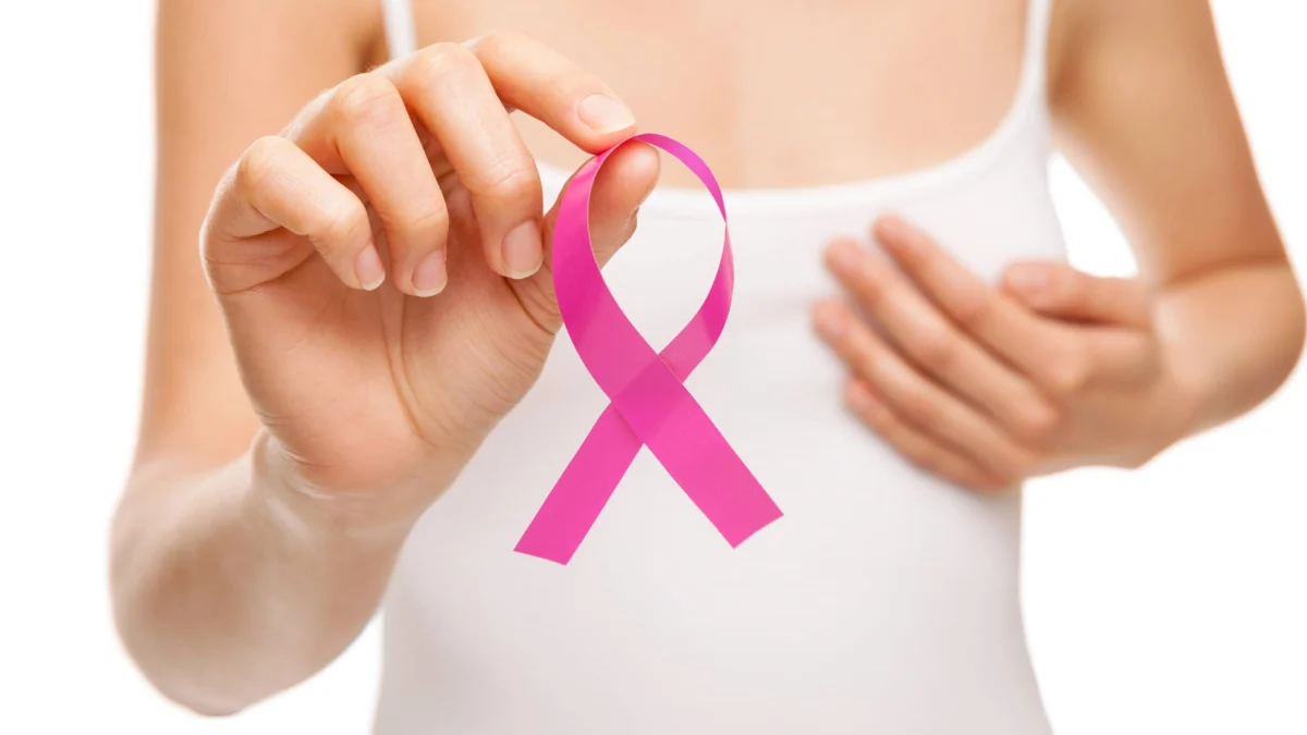 Desde o início da década de 1990, o mês de outubro é lembrado pela luta contra o câncer de mama, com a campanha do Outubro Rosa