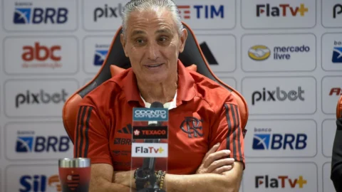 Tite é apresentado oficialmente como técnico do Flamengo 9 Tite é apresentado oficialmente como técnico do Flamengo