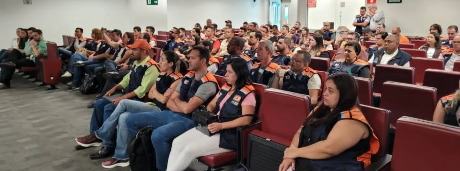 Governo de minas conclui capacitação de defesas civis municipais na atuação em situações de risco 1 Nesta terça-feira (31/10), foi concluído o “Curso de Formação para Coordenadores Municipais de Proteção e Defesa Civil”