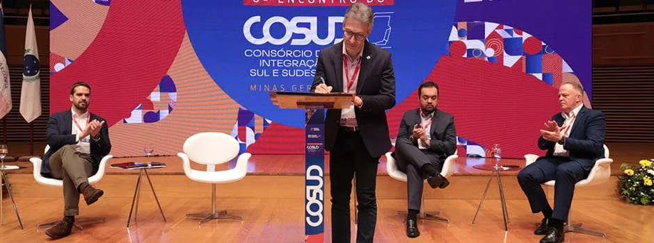 Minas Gerais oficializa adesão ao Consórcio de Integração Sul e Sudeste 1 Minas Gerais acaba de formalizar a adesão ao Consórcio de Integração Sul e Sudeste (Cosud)