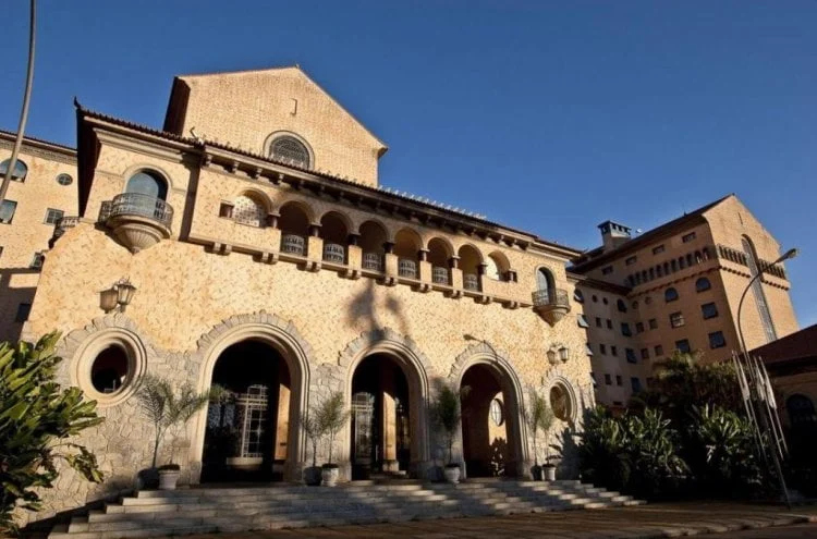 Destaques dos jornais integrantes da Rede Sindijori MG 1 Uma das principais atrações da cidade é o Grande Hotel Termas de Araxá, empreendimento gerido pelo Grupo Tauá (