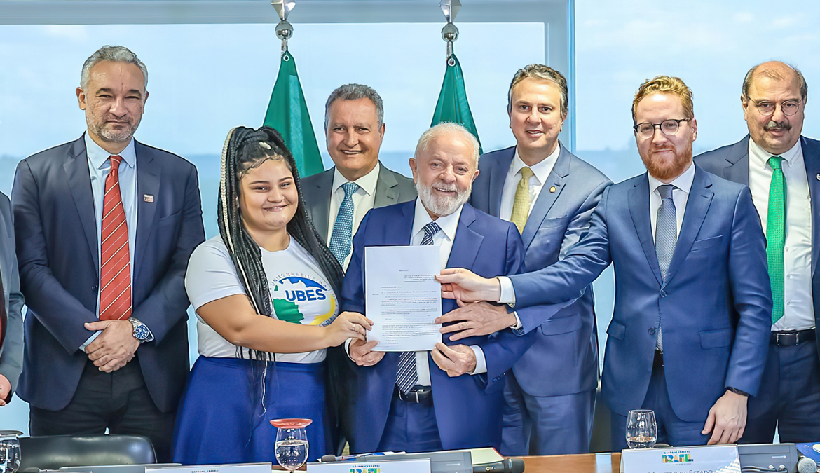 O governo federal encaminhou nesta semana ao Congresso Nacional projeto de lei com diretrizes para a Política Nacional de Ensino Médio,