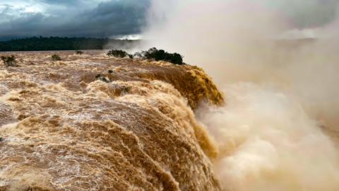 Depois de vazão recorde, volume nas Cataratas do Iguaçu diminui