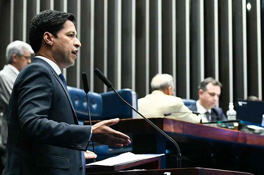 Relator, Rodrigo Cunha defende a aprovação do texto no Plenário: além da renegociação das dívidas, projeto prevê limites para juros