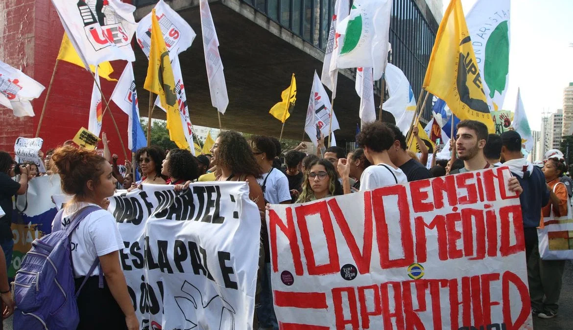 Governo envia ao Congresso projeto com mudanças do novo ensino médio 1 Ato pela Revogação do Novo Ensino Médio