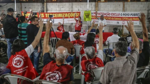 Metroviários encerram greve em São Paulo