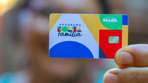 Caixa paga novo Bolsa Família a beneficiários com NIS de final 3