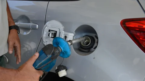 Preço da gasolina diminui e do diesel aumenta para distribuidoras 3 Preço da gasolina diminui e do diesel aumenta para distribuidoras